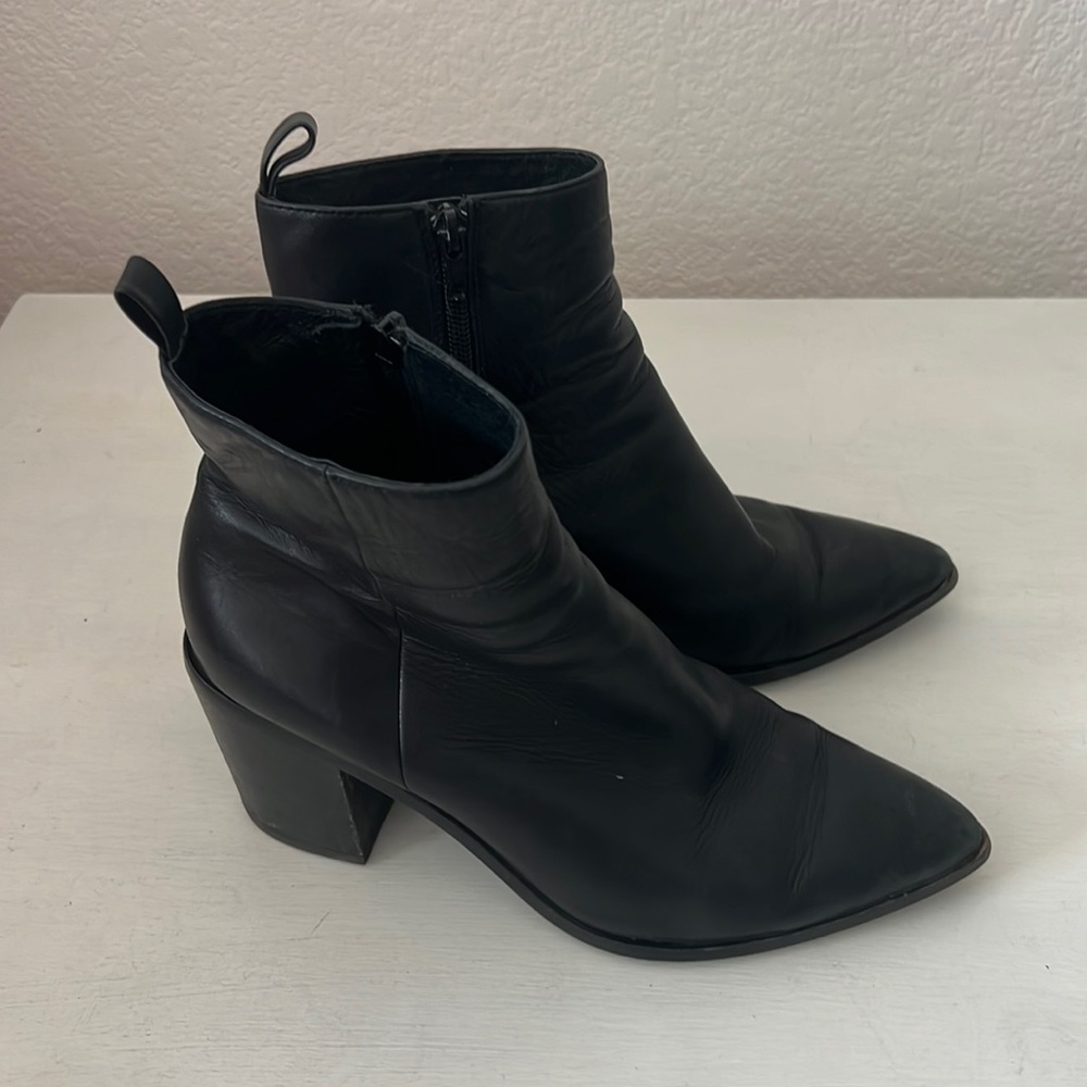 Wittner Leather Pointed Toe Ankle Boots